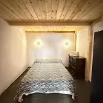Διαμέρισμα Becial House *
