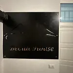 Διαμέρισμα Becial House *