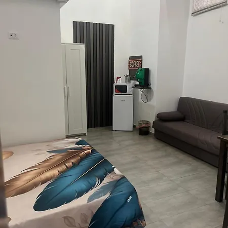 Becial House * نابولي